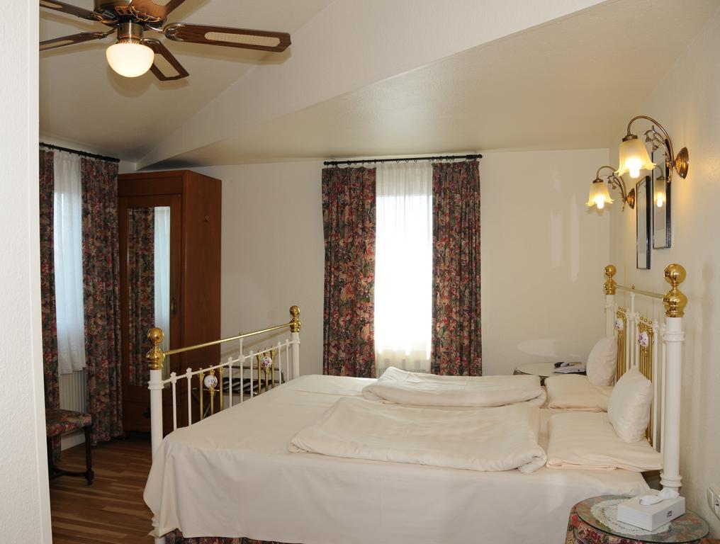 Hotel Admiral Wiesbaden Kamer foto