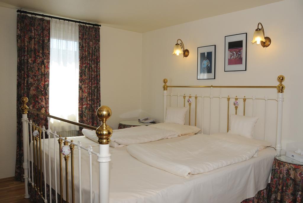 Hotel Admiral Wiesbaden Kamer foto